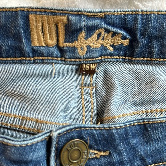 Kut from the Kloth denim shorts, 16W - Picture 7 of 7